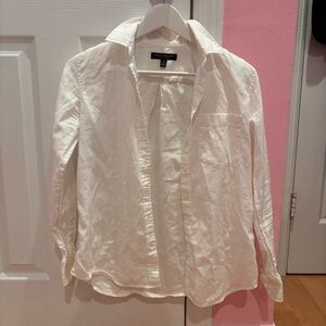 Banana Republic women’s white Button-down shirt